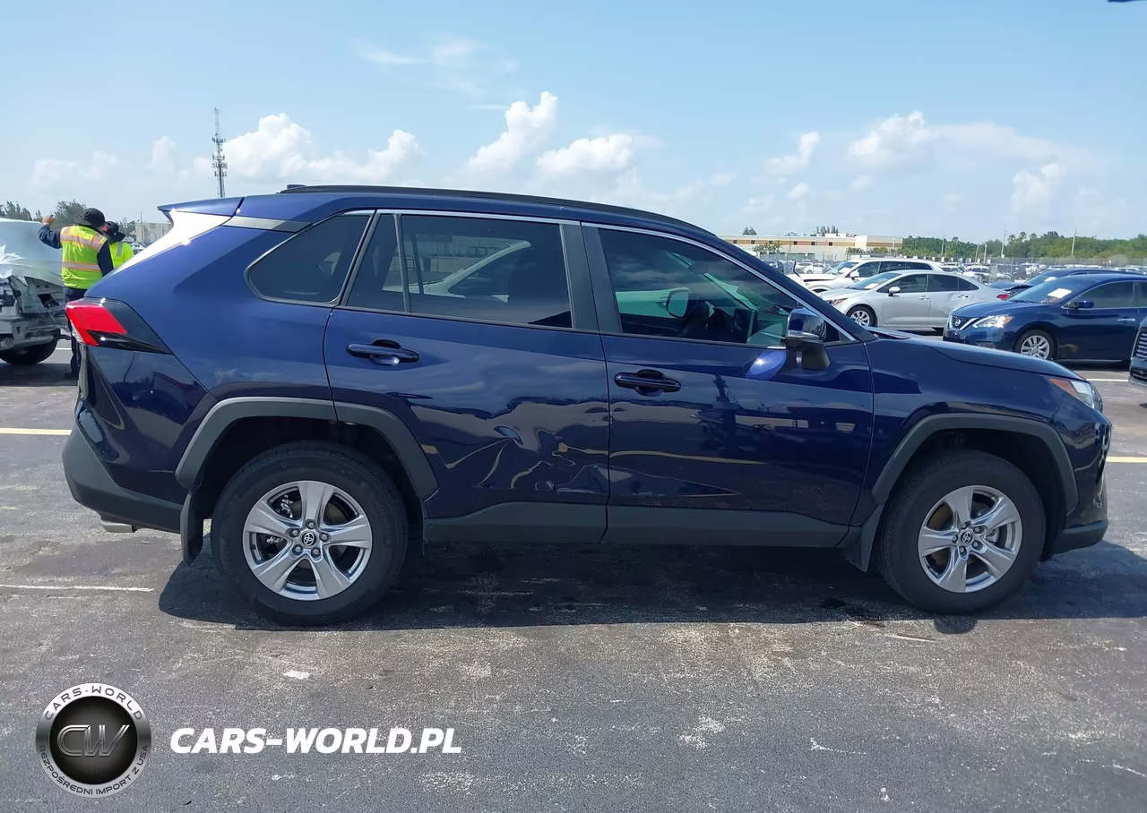 2025 Toyota Rav4 Xle VIN:2T3W1RFV8SW437824 - 13