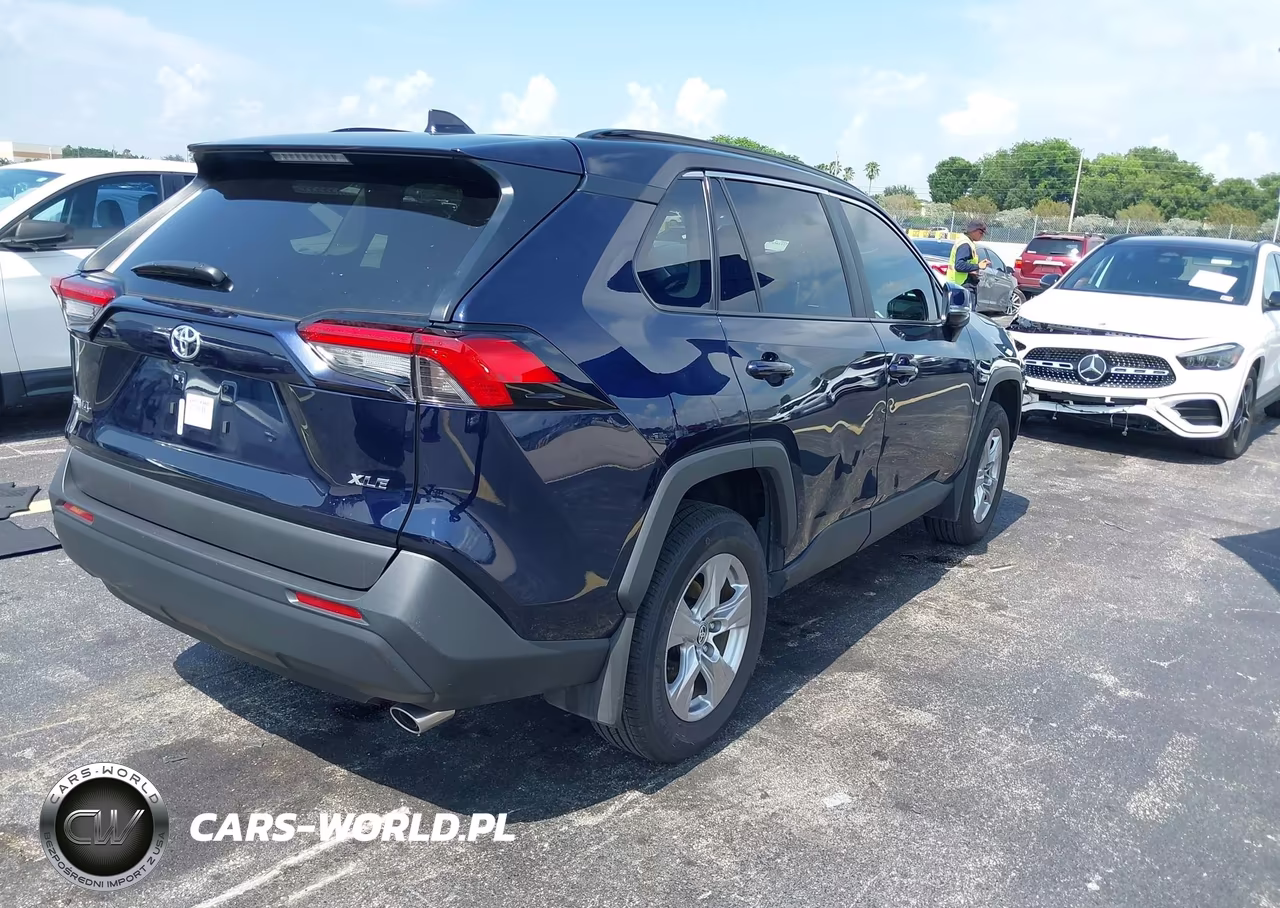 2025 Toyota Rav4 Xle VIN:2T3W1RFV8SW437824 - 4