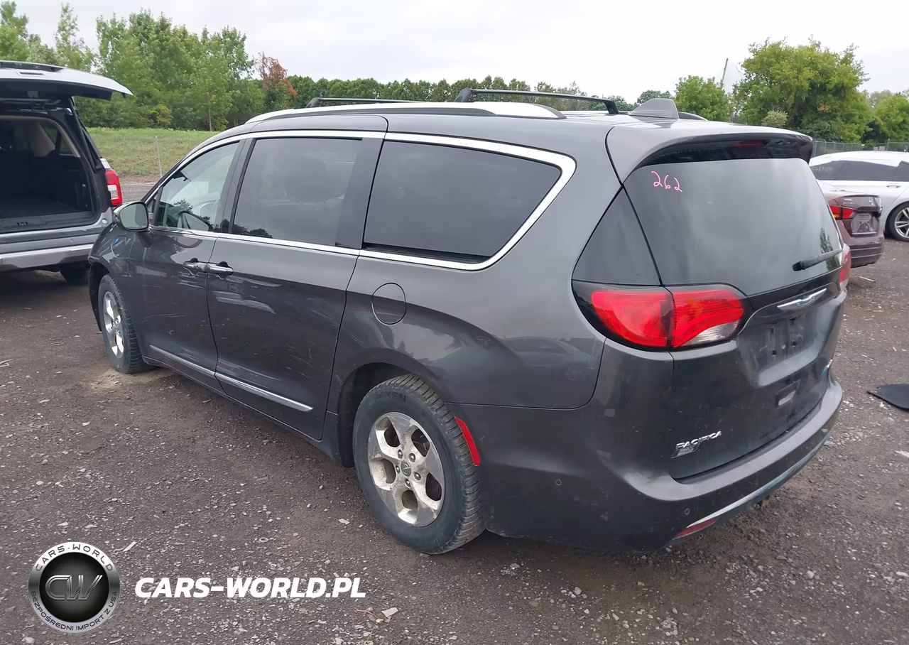 2018 Chrysler Pacifica Hybrid Limited VIN:2C4RC1N77JR339663 - 3