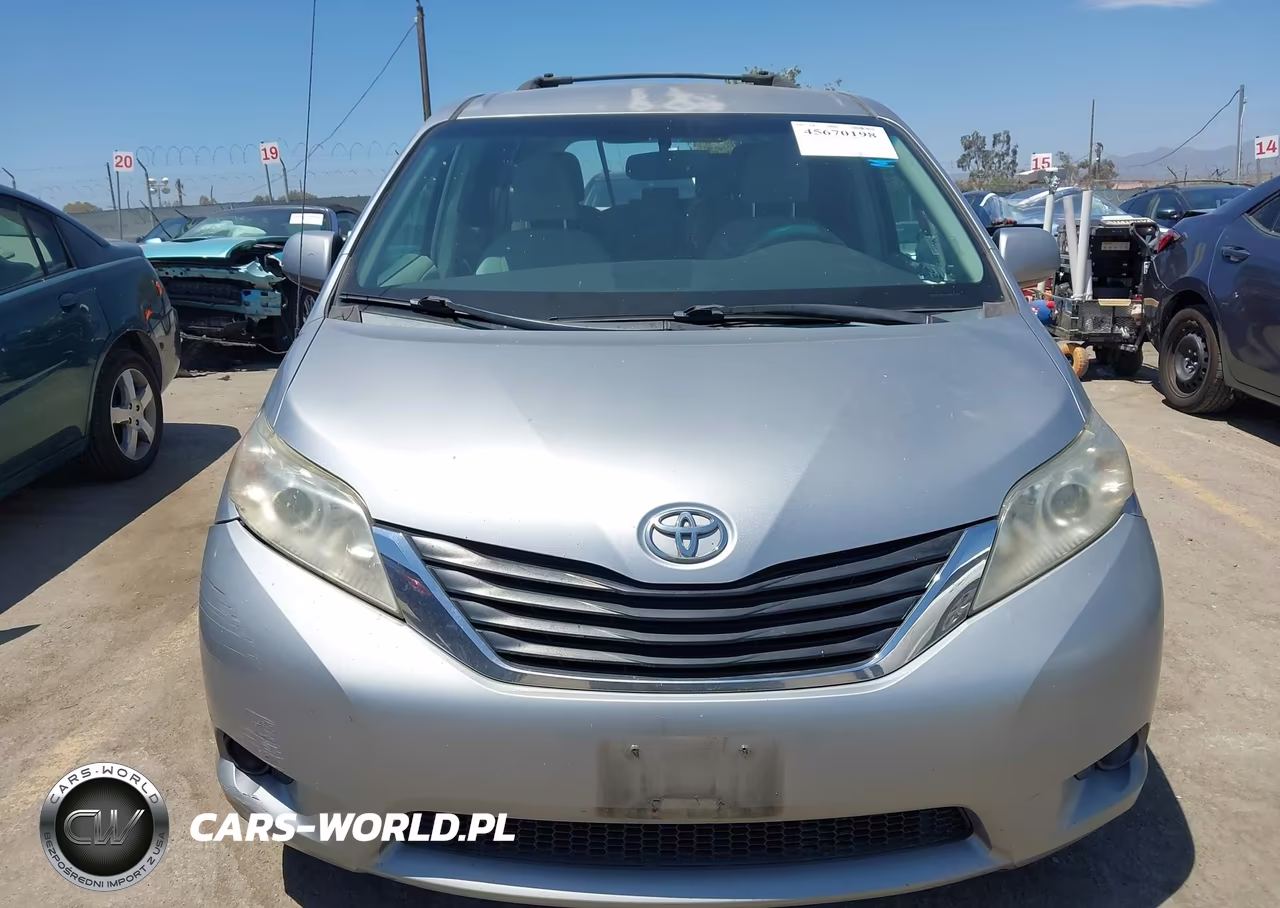 2011 Toyota Sienna Le V6 VIN:5TDKK3DC4BS169396 - 11
