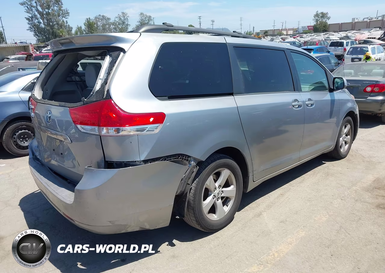2011 Toyota Sienna Le V6 VIN:5TDKK3DC4BS169396 - 4