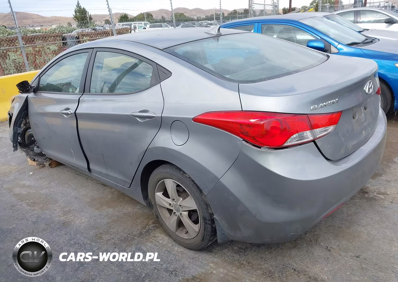 2013 Hyundai Elantra Gls VIN:KMHDH4AE1DU938966 - 3