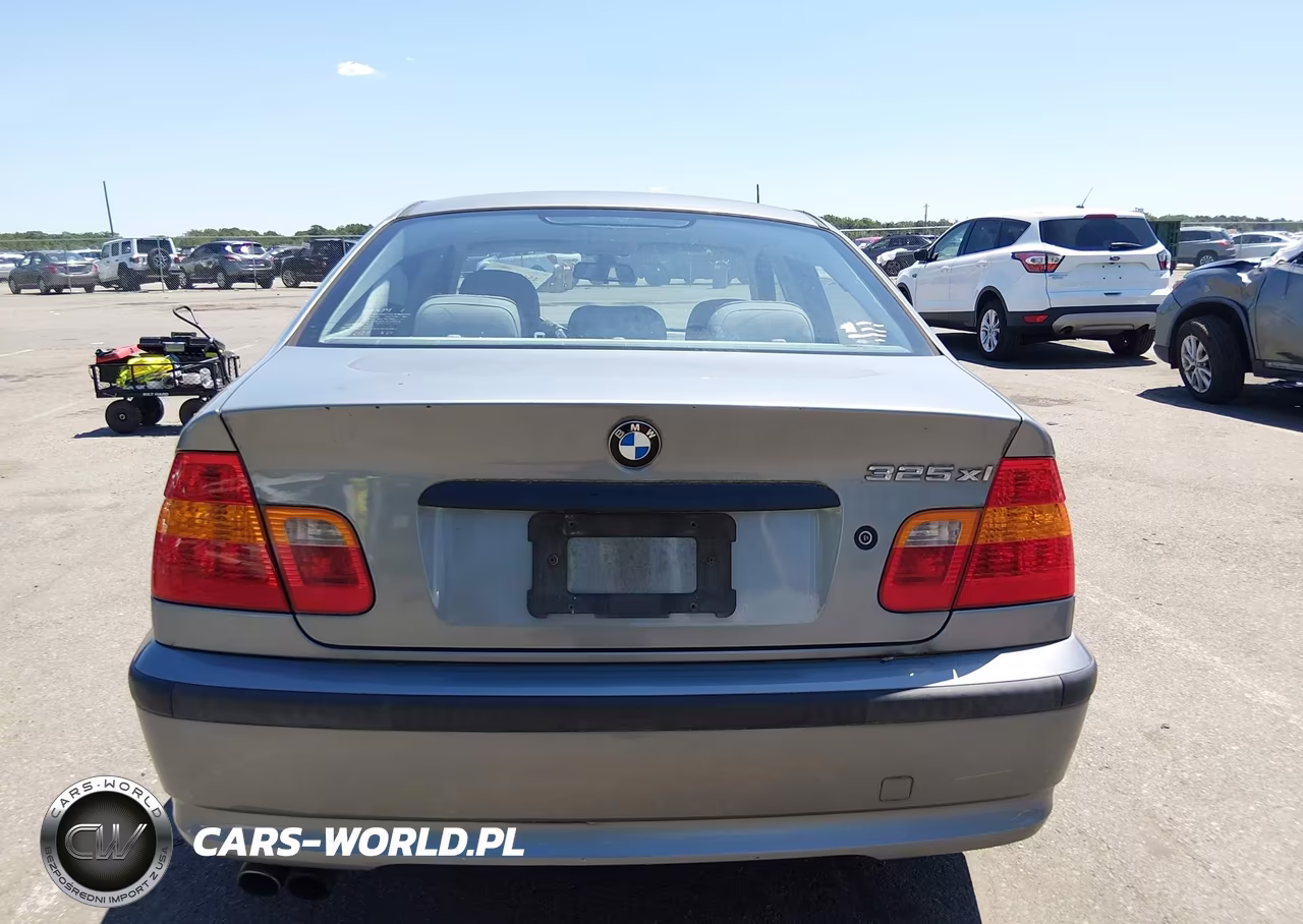 2004 BMW 325Xi VIN:WBAEU33484PR13982 - 14