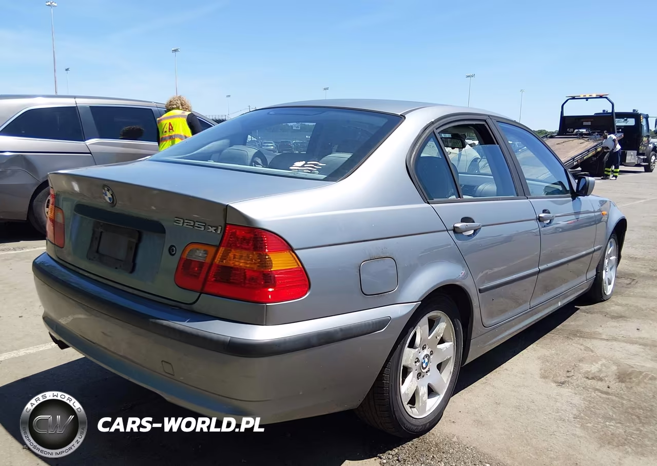 2004 BMW 325Xi VIN:WBAEU33484PR13982 - 4