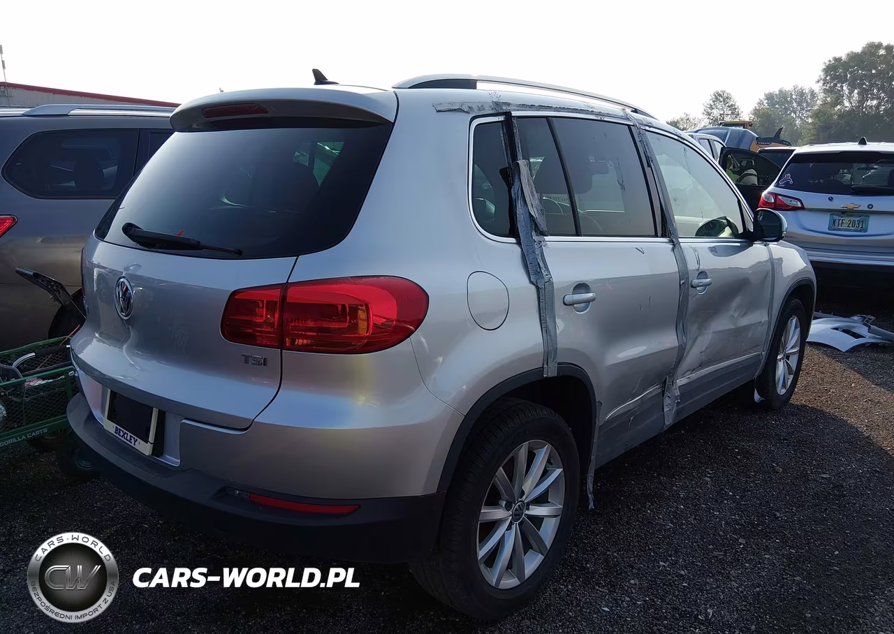 2017 Volkswagen Tiguan 2.0T Wolfsburg Edition VIN:WVGRV7AX5HW506148 - 4