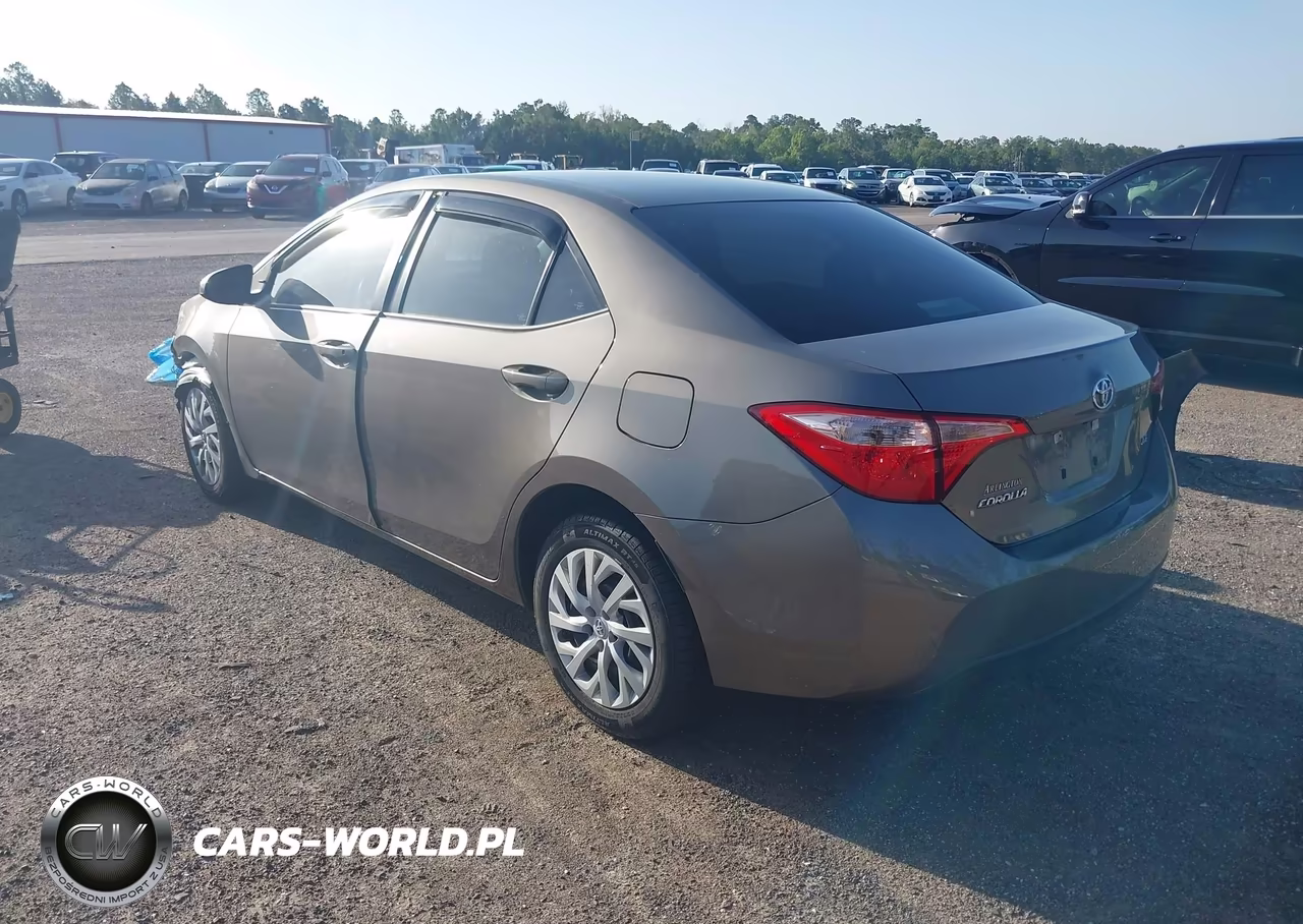 2019 Toyota Corolla Le VIN:5YFBURHE4KP877696 - 3