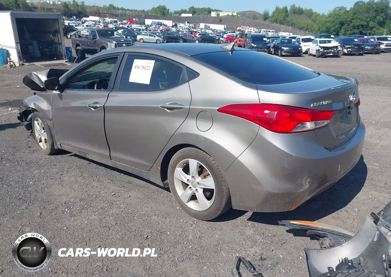 2013 Hyundai Elantra Gls VIN:5NPDH4AE5DH287758 - 3