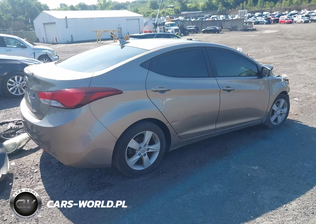 2013 Hyundai Elantra Gls VIN:5NPDH4AE5DH287758 - 4