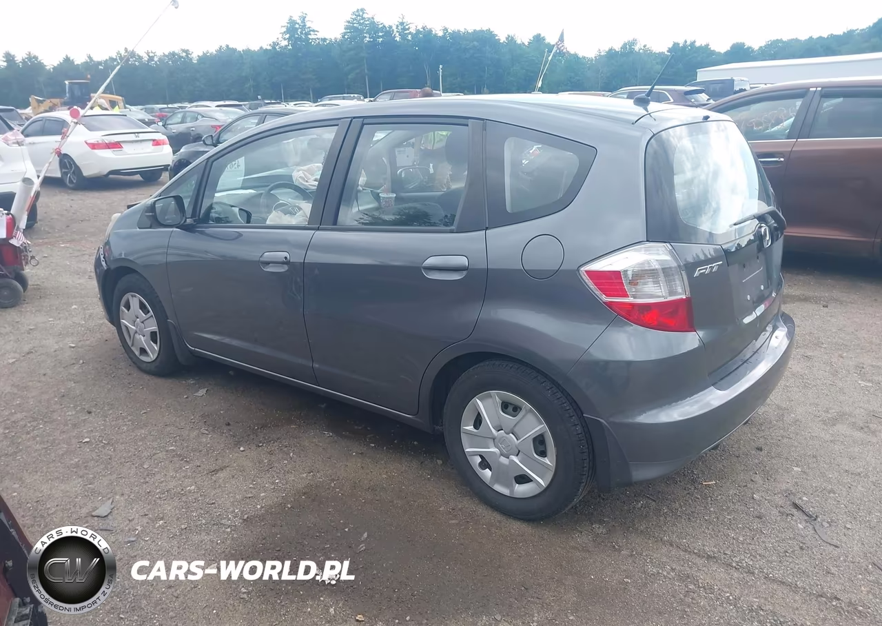 2013 Honda Fit VIN:JHMGE8H3XDC006873 - 3