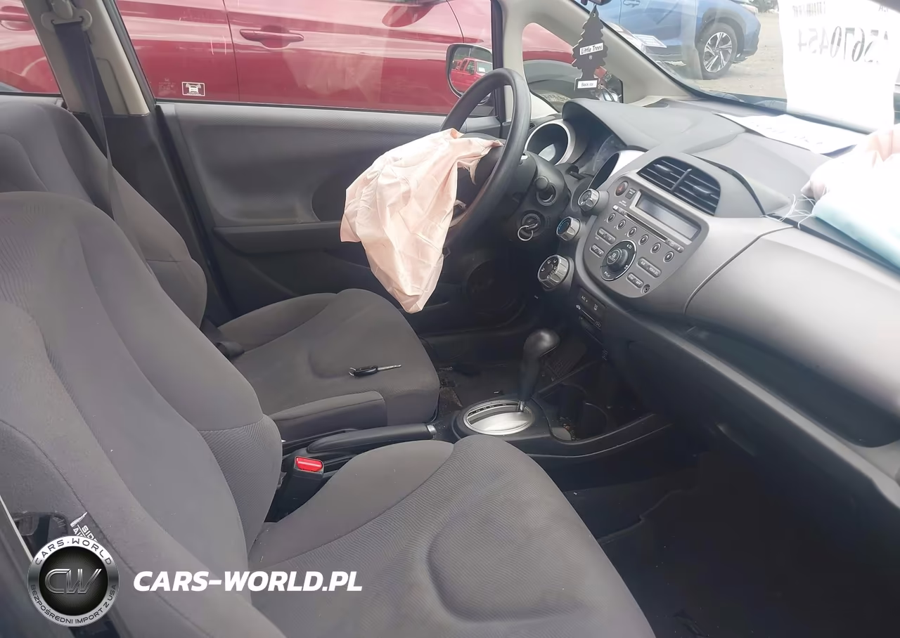 2013 Honda Fit VIN:JHMGE8H3XDC006873 - 5