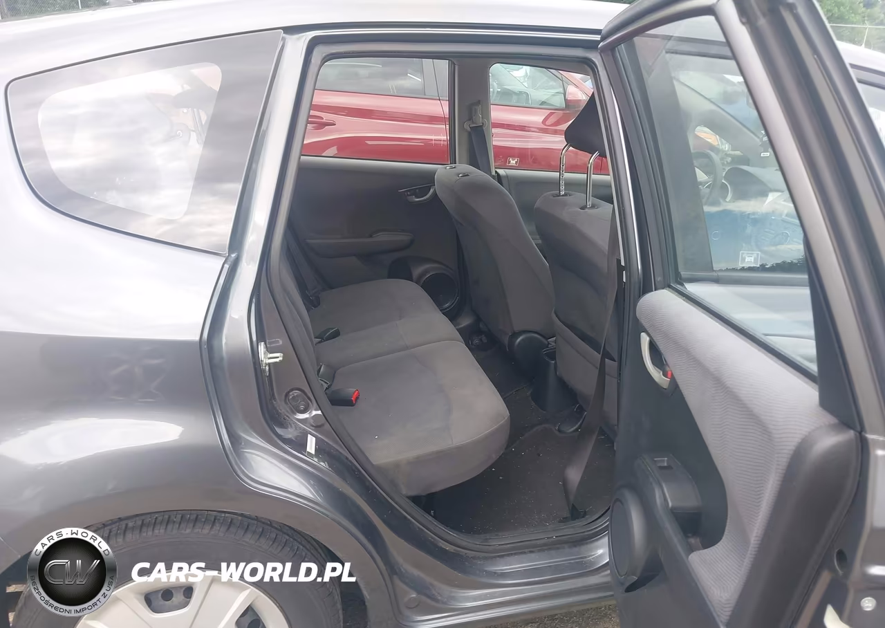 2013 Honda Fit VIN:JHMGE8H3XDC006873 - 8