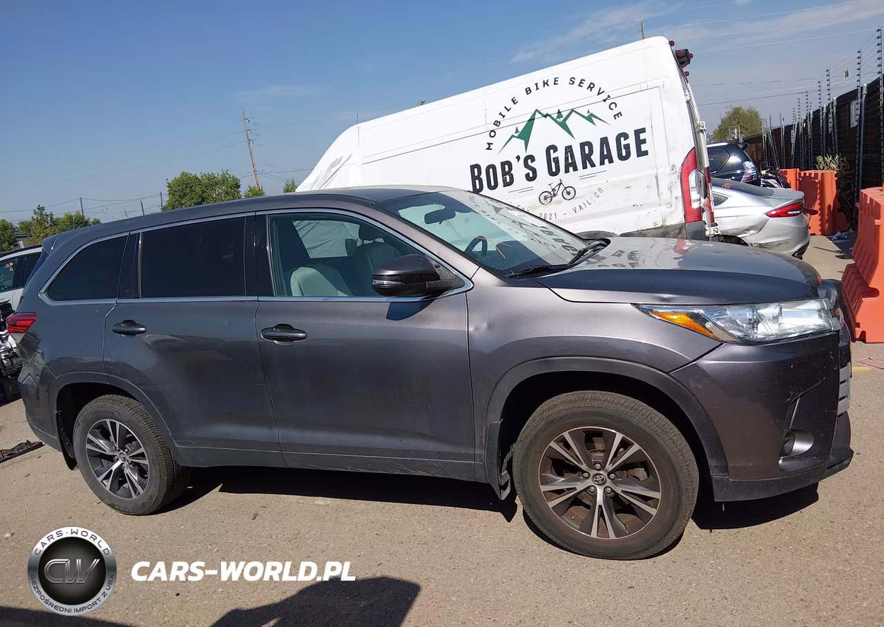 2019 Toyota Highlander Le VIN:5TDBZRFH4KS974838 - 14