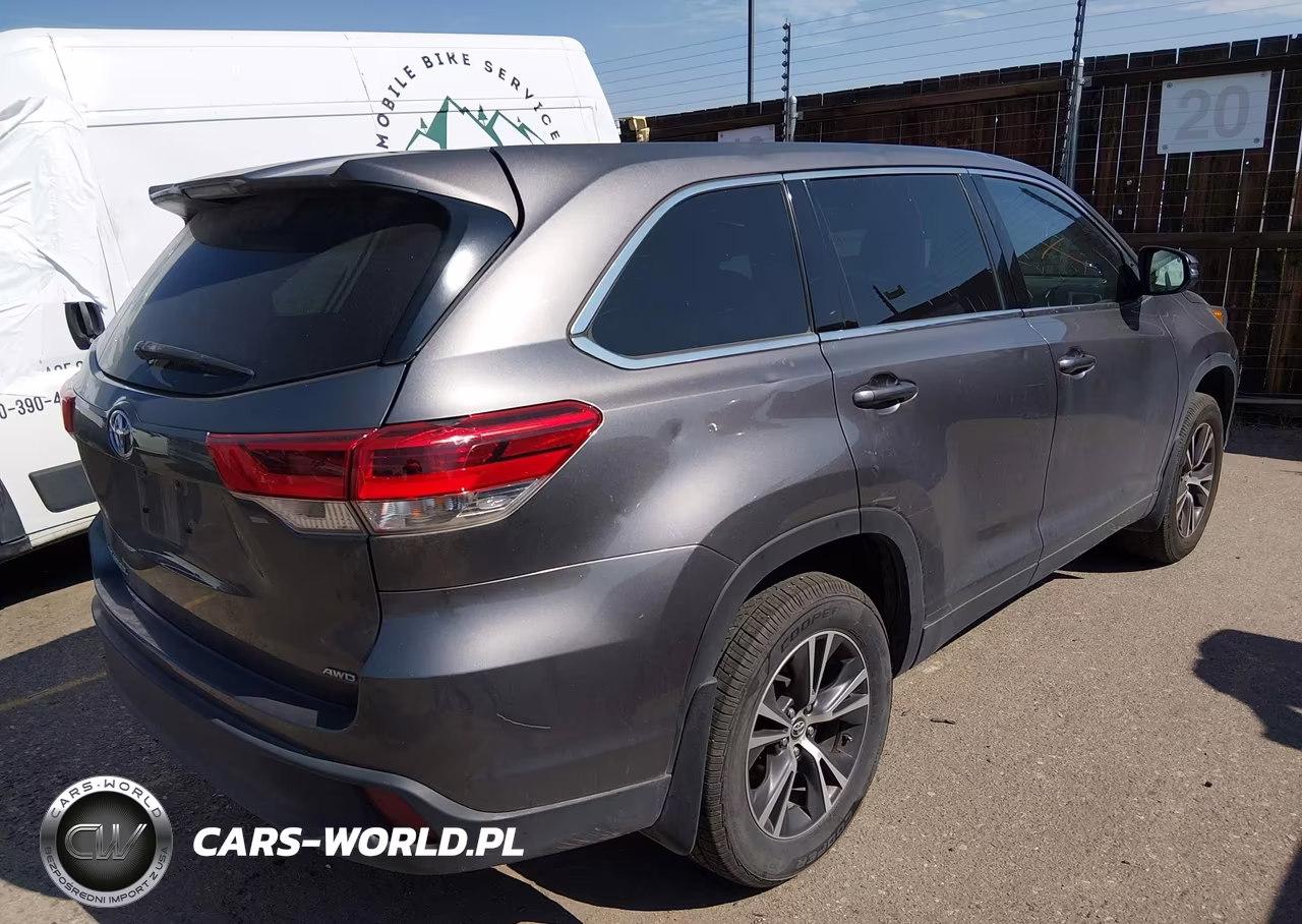 2019 Toyota Highlander Le VIN:5TDBZRFH4KS974838 - 4