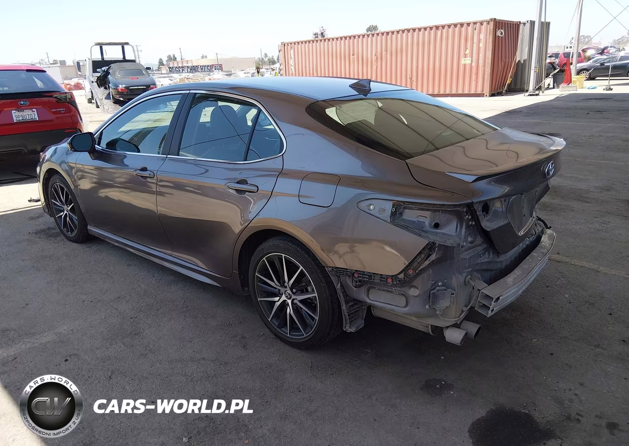 2024 Toyota Camry Hybrid Se VIN:4T1G31AKXRU070876 - 3