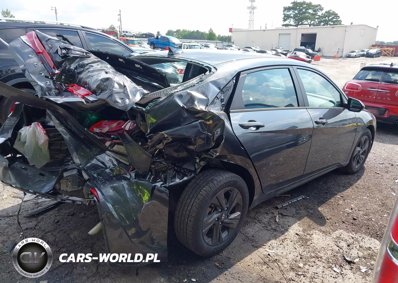 2023 Hyundai Elantra Sel VIN:5NPLM4AG8PH110358 - 13