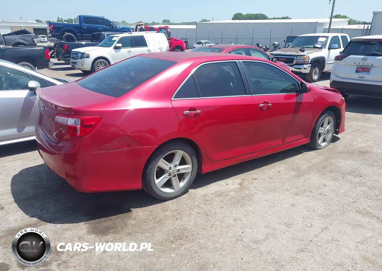 2013 Toyota Camry Se VIN:4T1BF1FK3DU675972 - 4