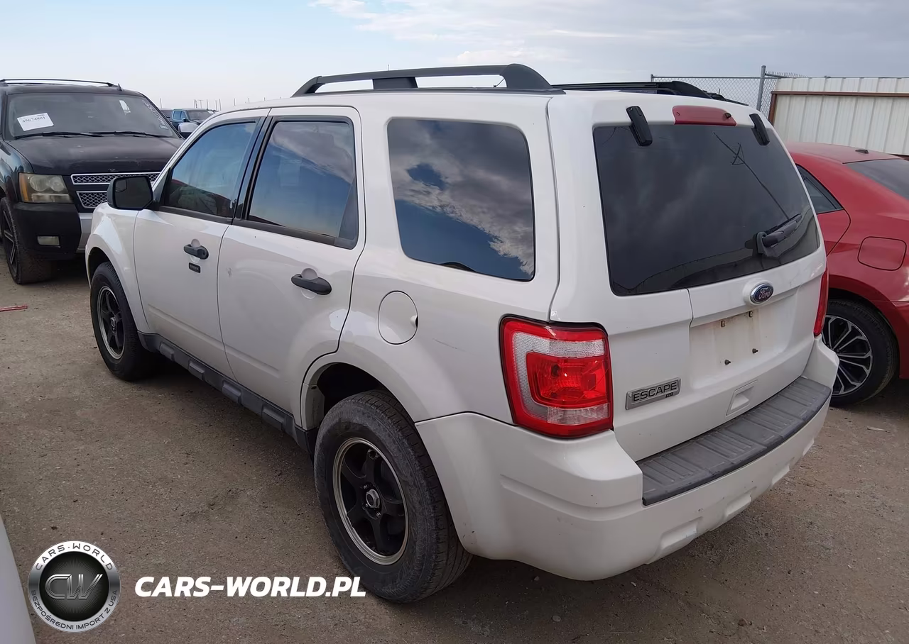 2010 Ford Escape Xlt VIN:1FMCU0D79AKB10524 - 3