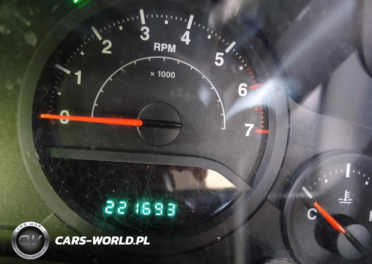 2008 Jeep Wrangler Unlimited X VIN:1J4GA39118L622538 - 15