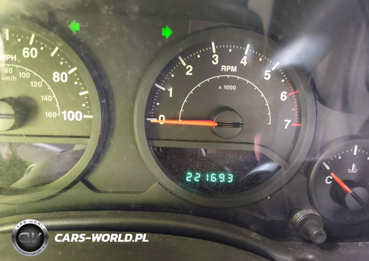 2008 Jeep Wrangler Unlimited X VIN:1J4GA39118L622538 - 7