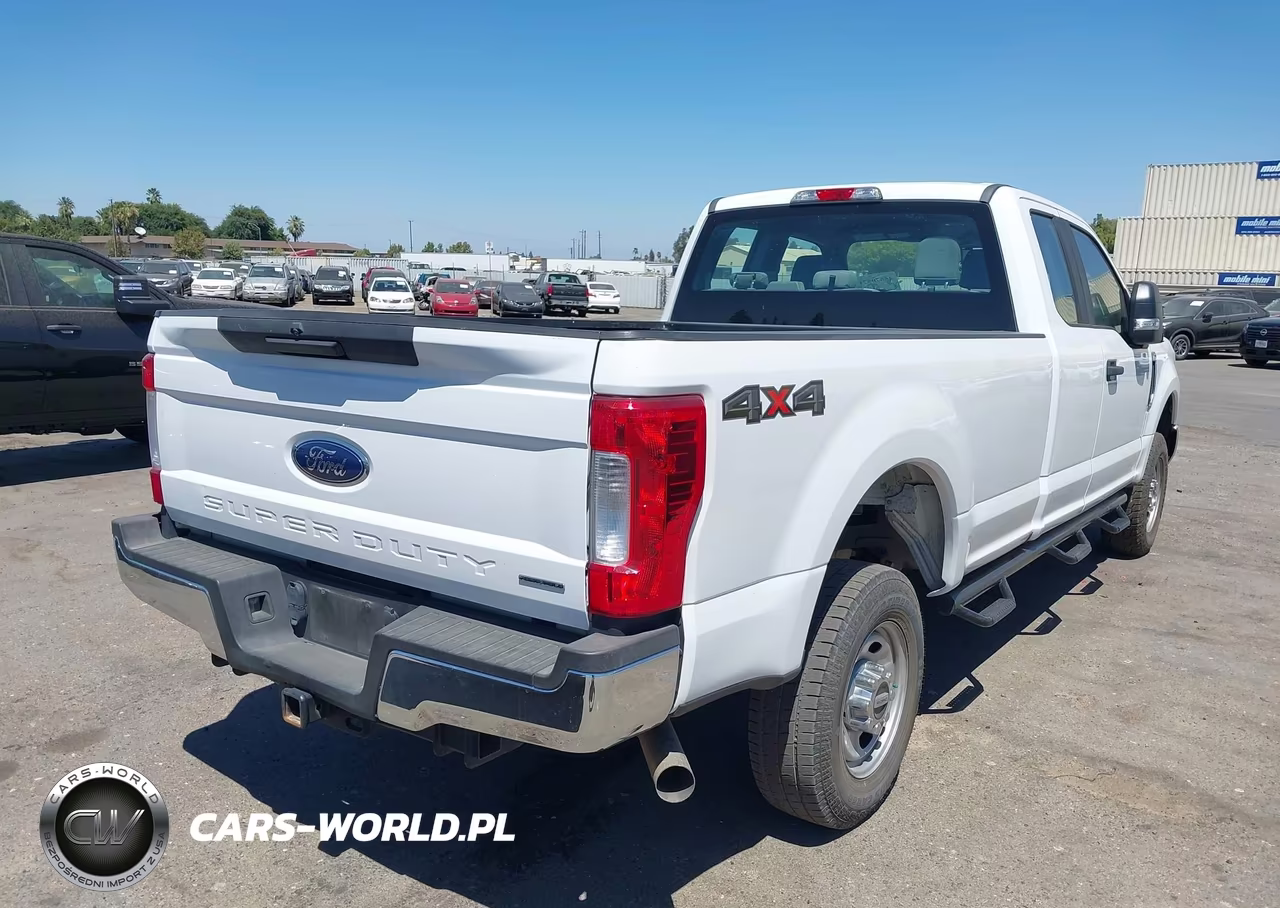 2017 Ford F-250 Xl VIN:1FT7X2B6XHEE15056 - 4
