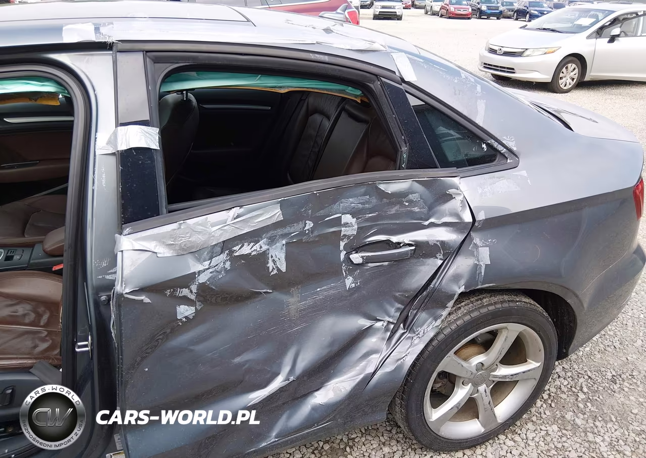 AUDI A3 PREMIUM VIN:WAUACGFF6F1061515 - 6