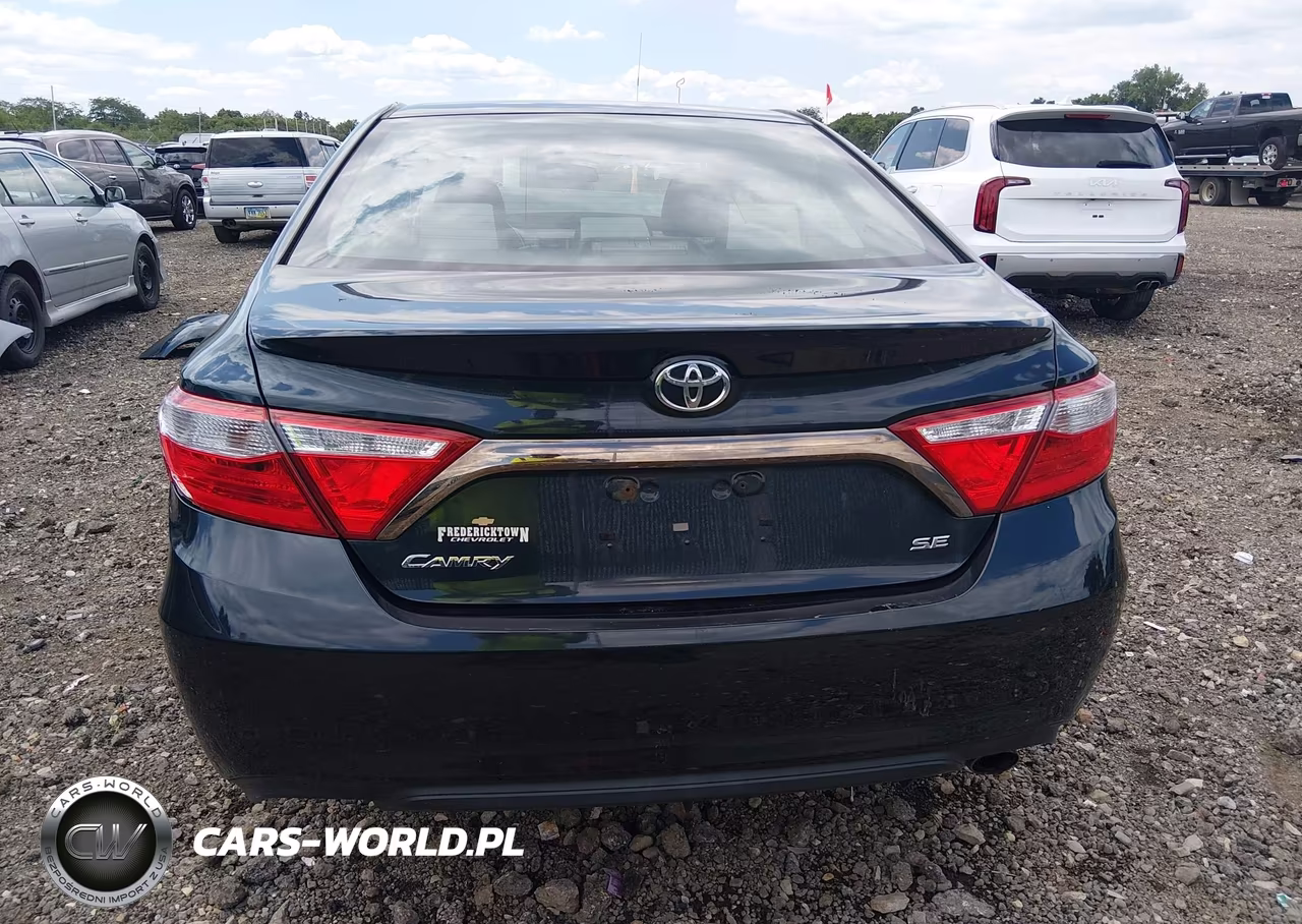 2015 Toyota Camry Se VIN:4T1BF1FK5FU097232 - 17