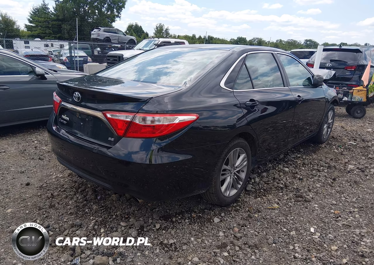 2015 Toyota Camry Se VIN:4T1BF1FK5FU097232 - 4