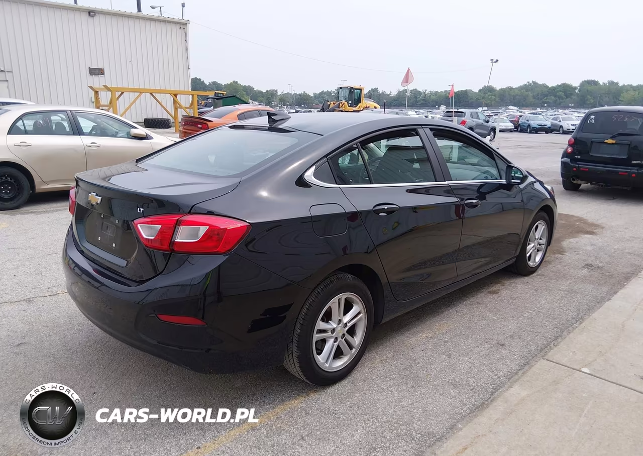 2018 Chevrolet Cruze Lt Auto VIN:1G1BE5SM6J7109507 - 4