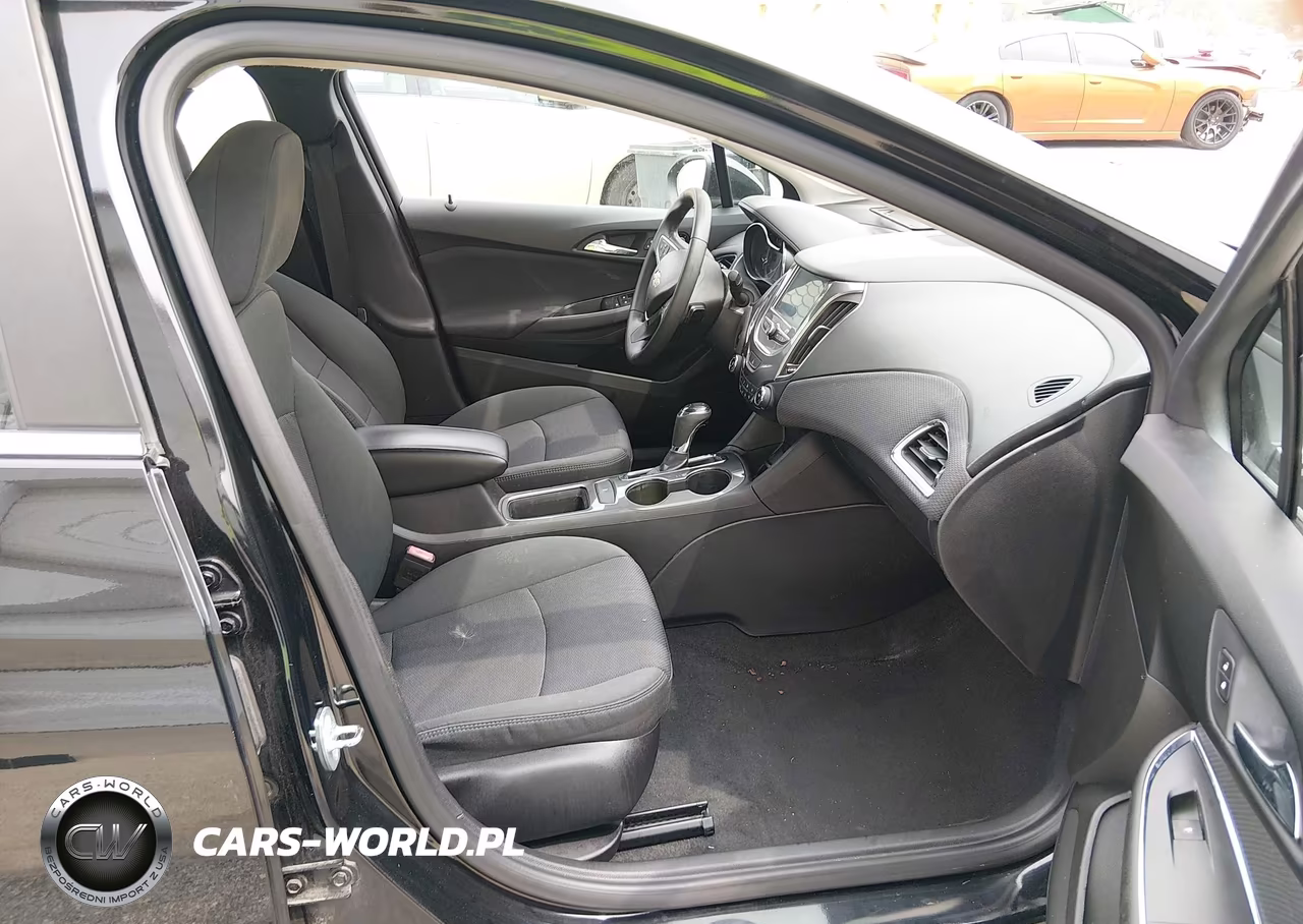 2018 Chevrolet Cruze Lt Auto VIN:1G1BE5SM6J7109507 - 5