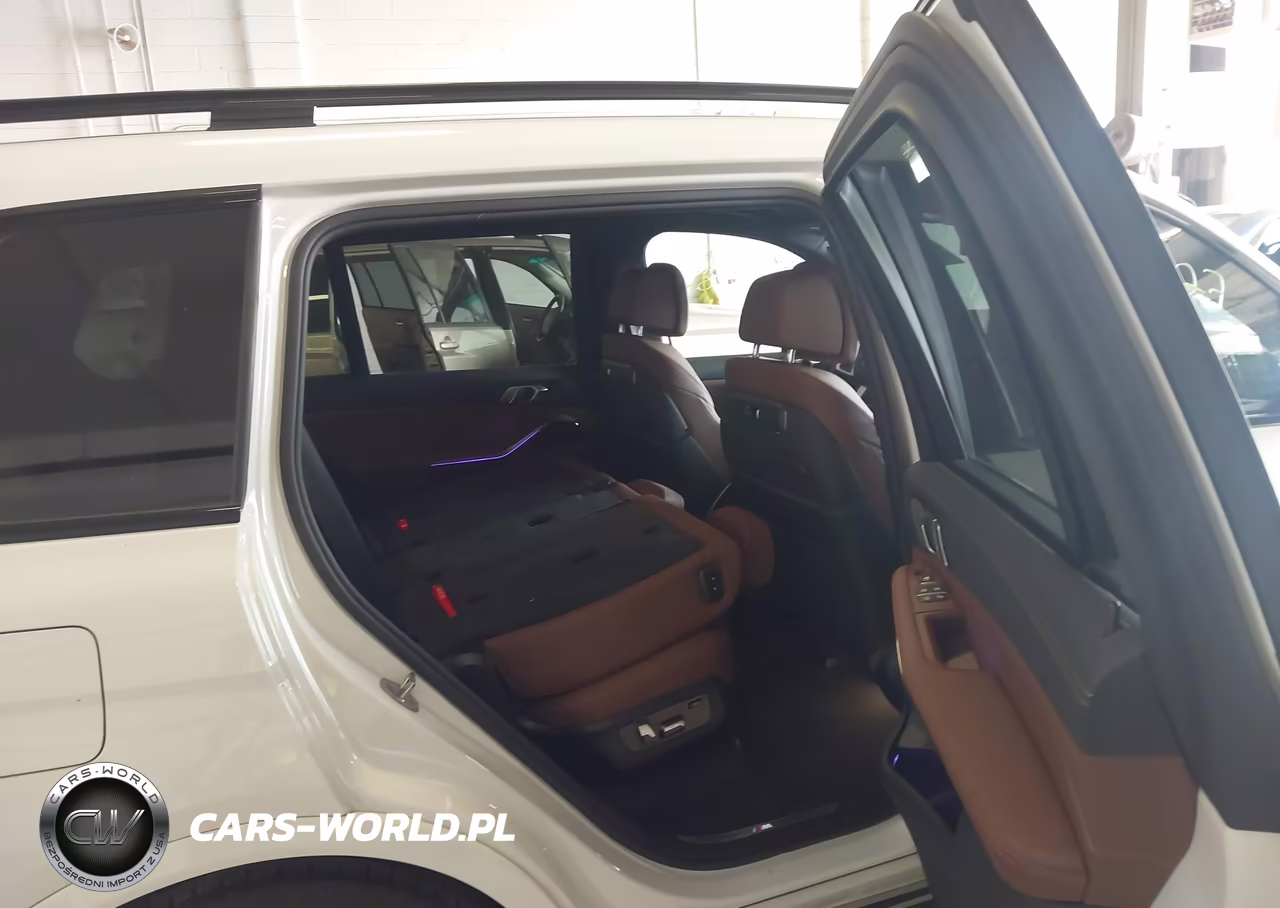 2027 BMW X7 VIN:5UX23EM06V9428938 - 8