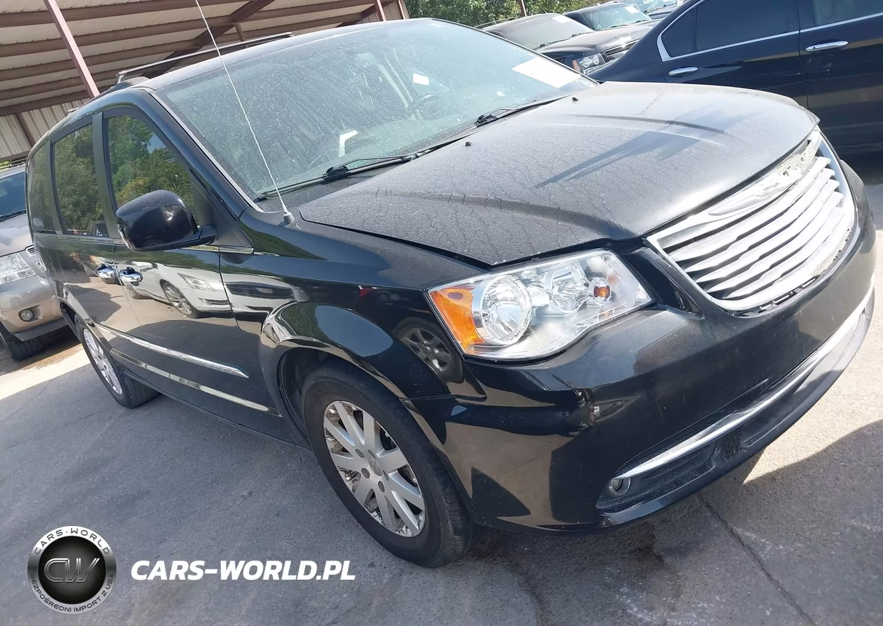 2015 Chrysler Town & Country Touring – zdjęcie 1 z 11
