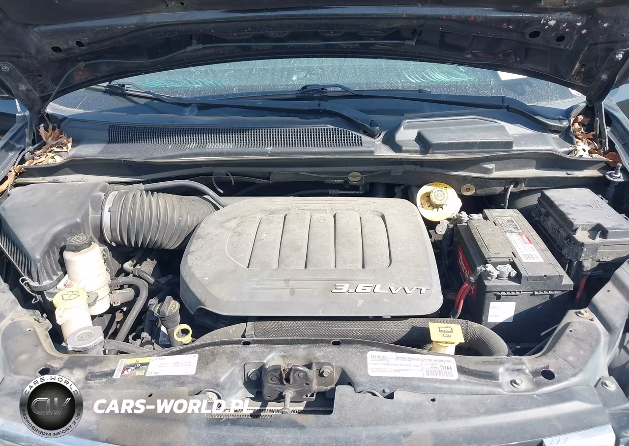 2015 Chrysler Town & Country Touring VIN:2C4RC1BG7FR699477 - 10