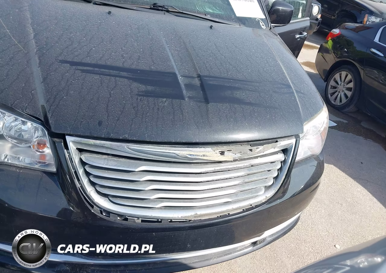 2015 Chrysler Town & Country Touring VIN:2C4RC1BG7FR699477 - 6
