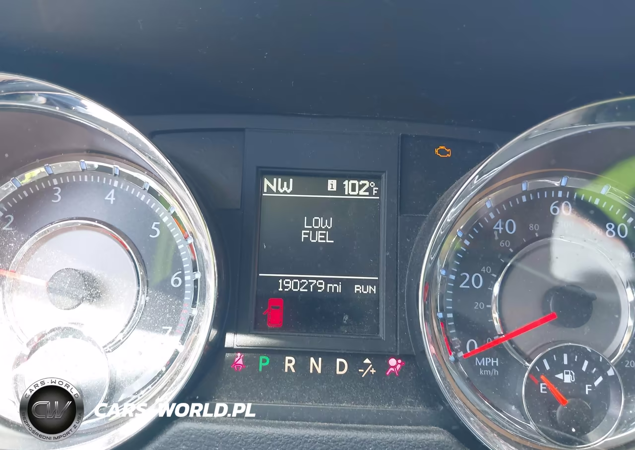 2015 Chrysler Town & Country Touring VIN:2C4RC1BG7FR699477 - 7