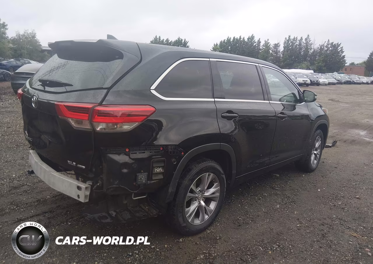 2018 Toyota Highlander Xle VIN:5TDJZRFH1JS908449 - 4