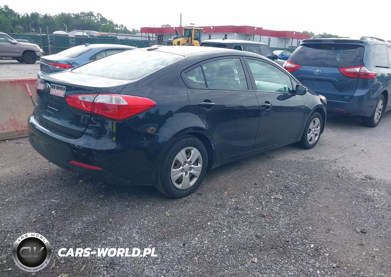 2015 Kia Forte Lx VIN:KNAFX4A60F5389196 - 4