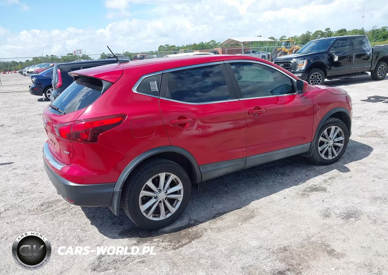 2017 Nissan Rogue Sport S VIN:JN1BJ1CR2HW112090 - 4