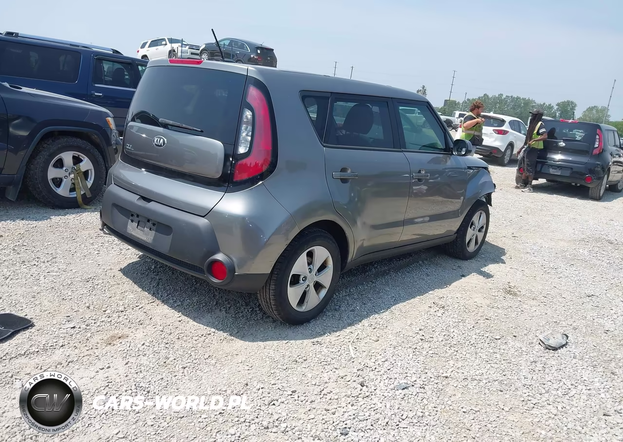2015 Kia Soul VIN:KNDJN2A28F7228409 - 4