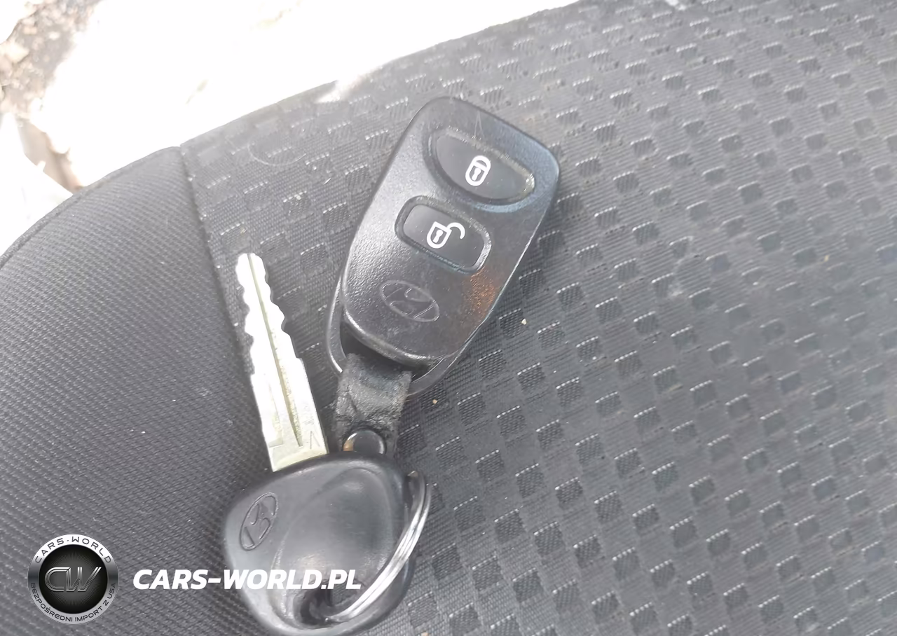 2010 Hyundai Accent Gs VIN:KMHCM3AC3AU168409 - 11