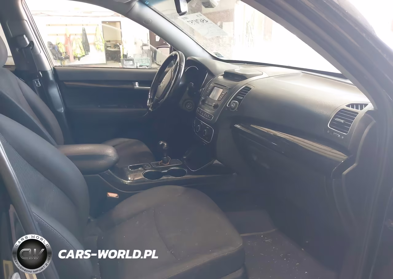 2015 Kia Sorento Lx VIN:5XYKTCA6XFG585354 - 5