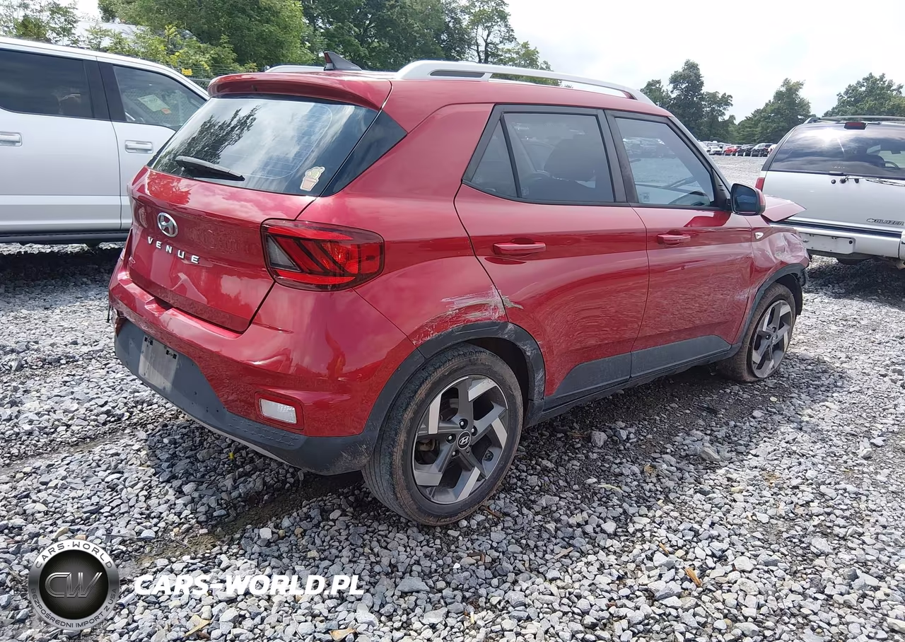 2021 Hyundai Venue Sel VIN:KMHRC8A39MU120069 - 4