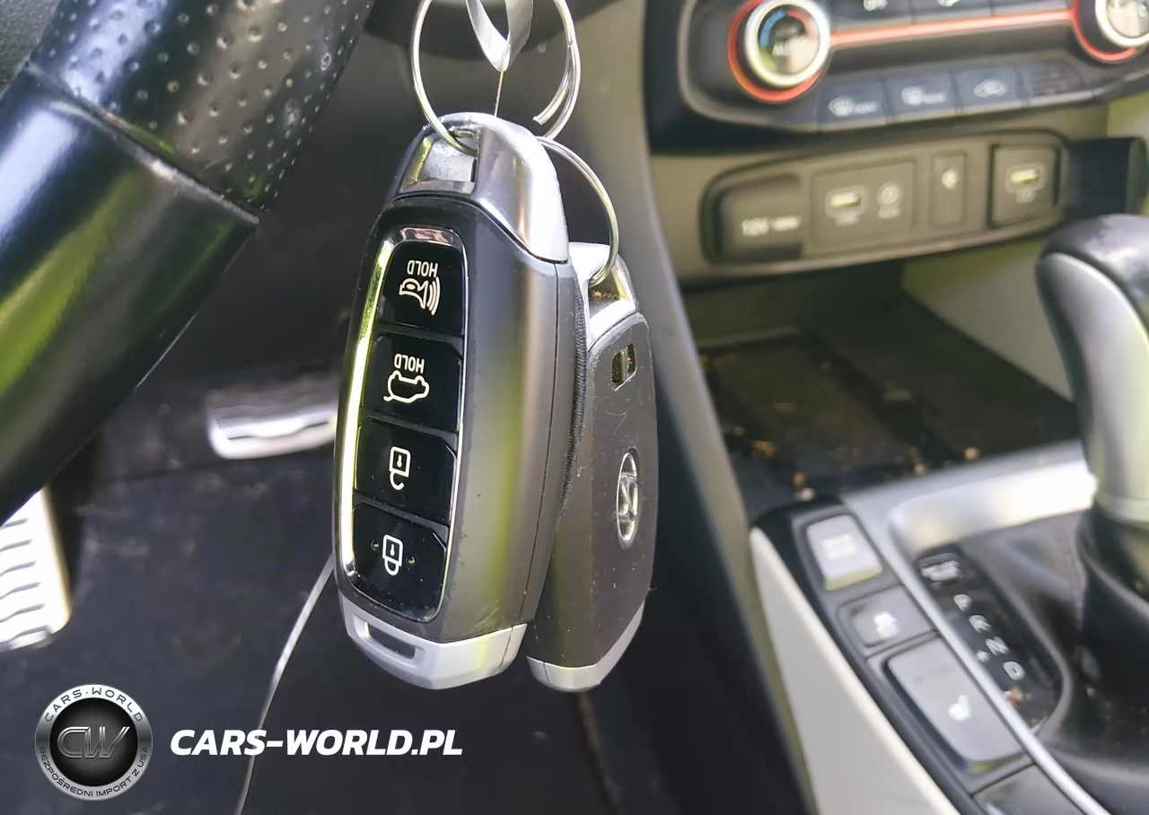 2019 Hyundai Veloster Turbo Ultimate VIN:KMHTH6AB9KU013846 - 11