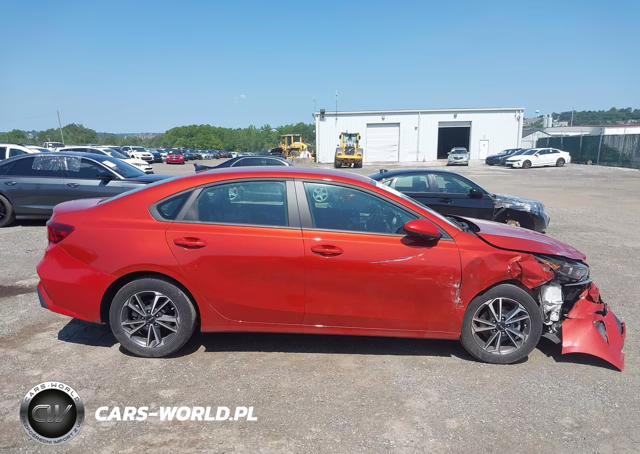 2023 Kia Forte Lxs VIN:3KPF24AD9PE531082 - 13