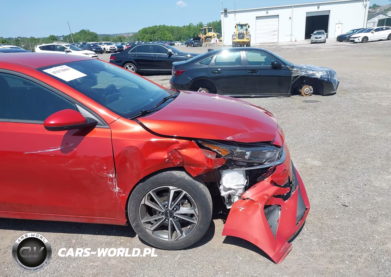 2023 Kia Forte Lxs VIN:3KPF24AD9PE531082 - 6