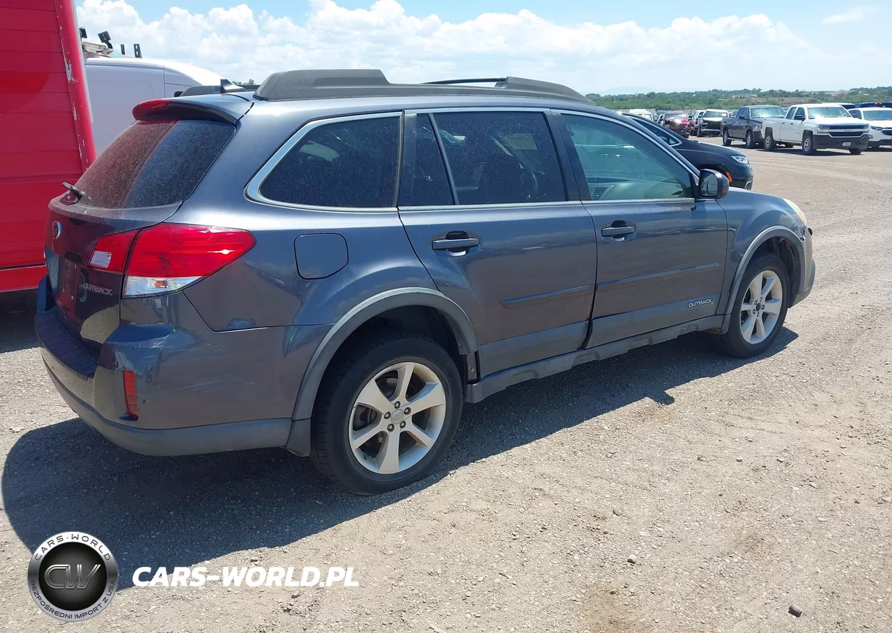 2014 Subaru Outback 2.5I Premium VIN:4S4BRCCC6E3267666 - 4
