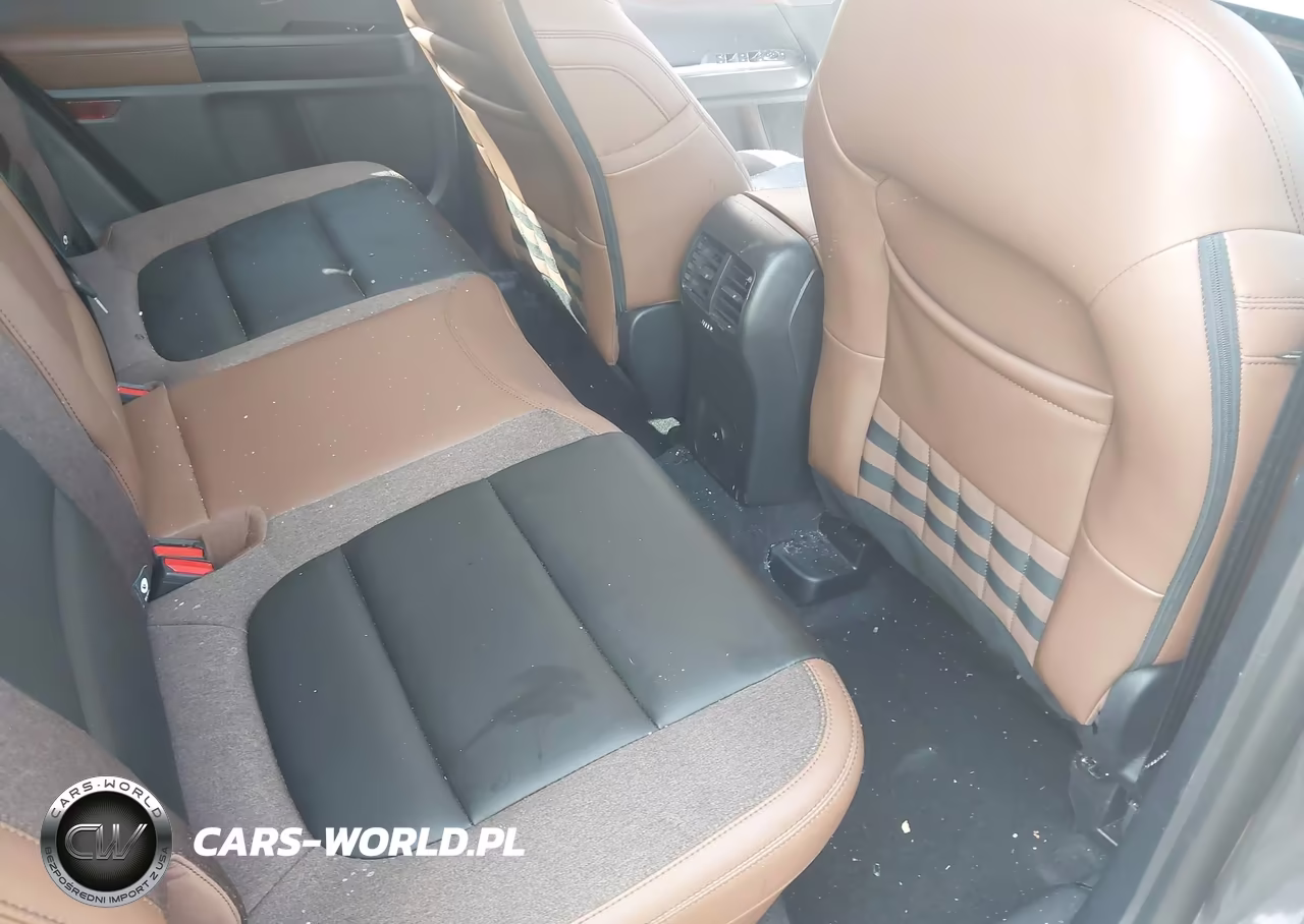 2025 Ford Bronco Sport Outer Banks VIN:3FMCR9CNXSRE26274 - 8