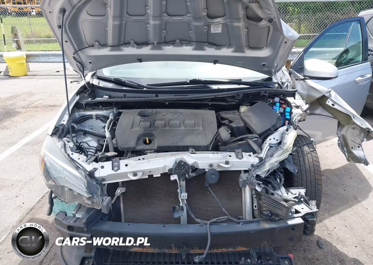 2018 Toyota Corolla Le VIN:2T1BURHE9JC007988 - 10
