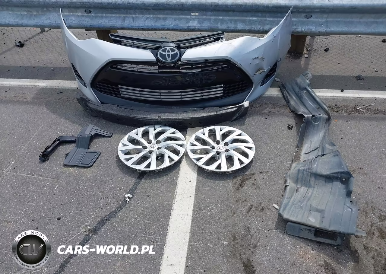 2018 Toyota Corolla Le VIN:2T1BURHE9JC007988 - 12