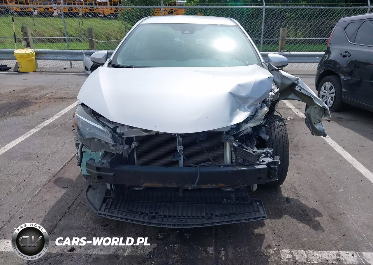 2018 Toyota Corolla Le VIN:2T1BURHE9JC007988 - 13