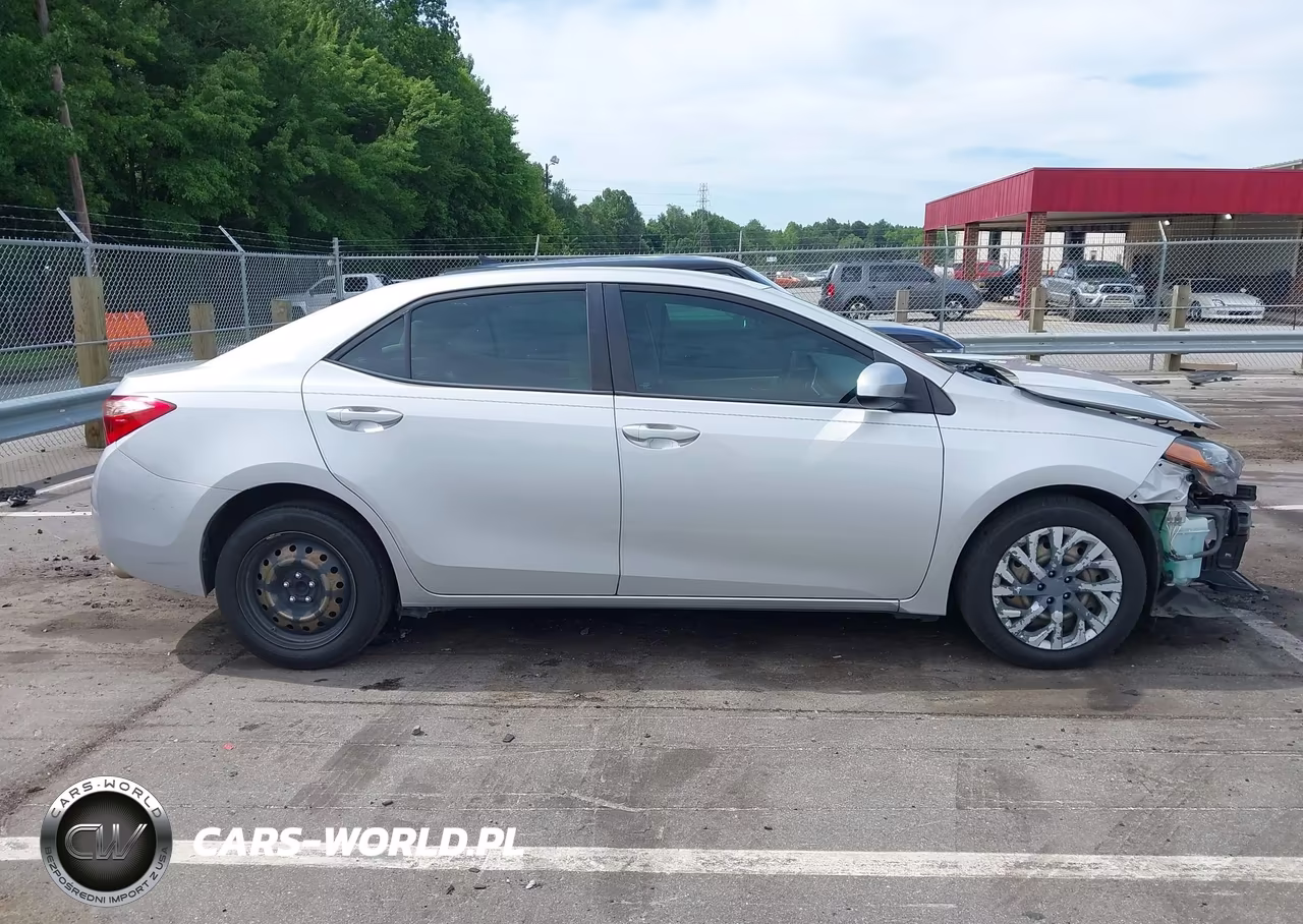 2018 Toyota Corolla Le VIN:2T1BURHE9JC007988 - 14
